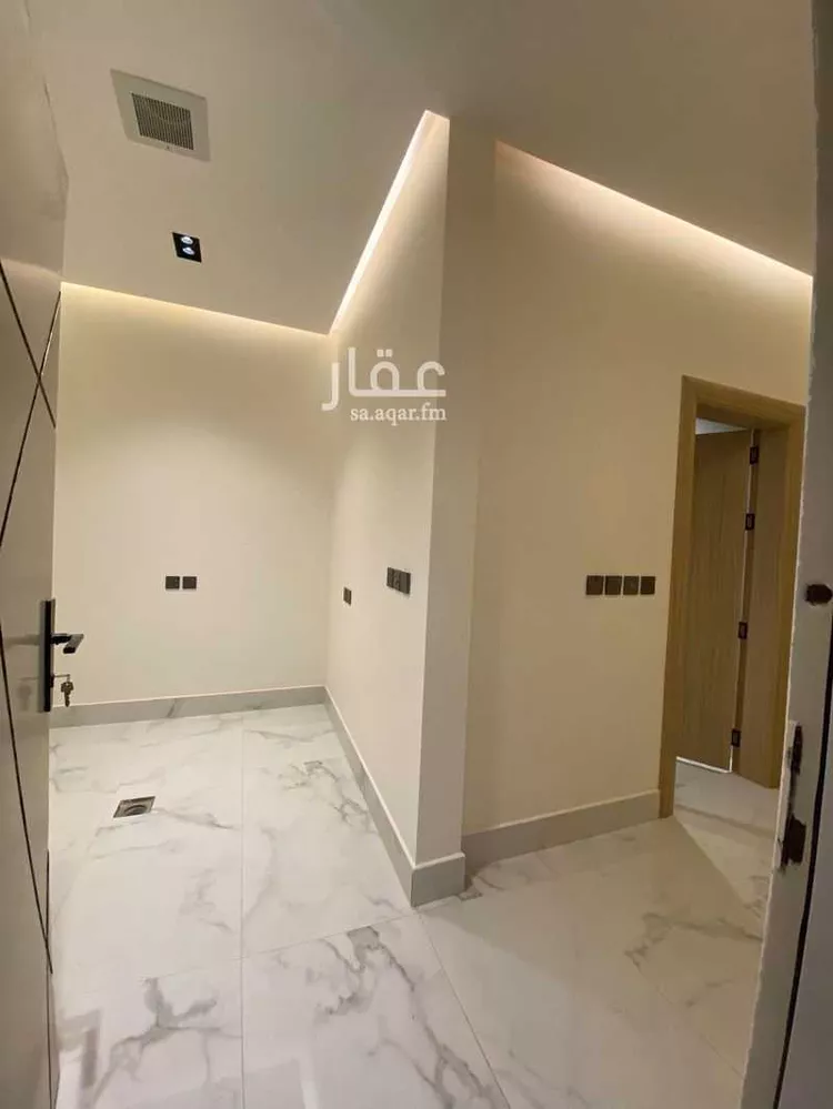 فيلا للبيع في شارع فؤاد محمد عمر توفيق, حي المهدية, مدينة الرياض, منطقة الرياض 17