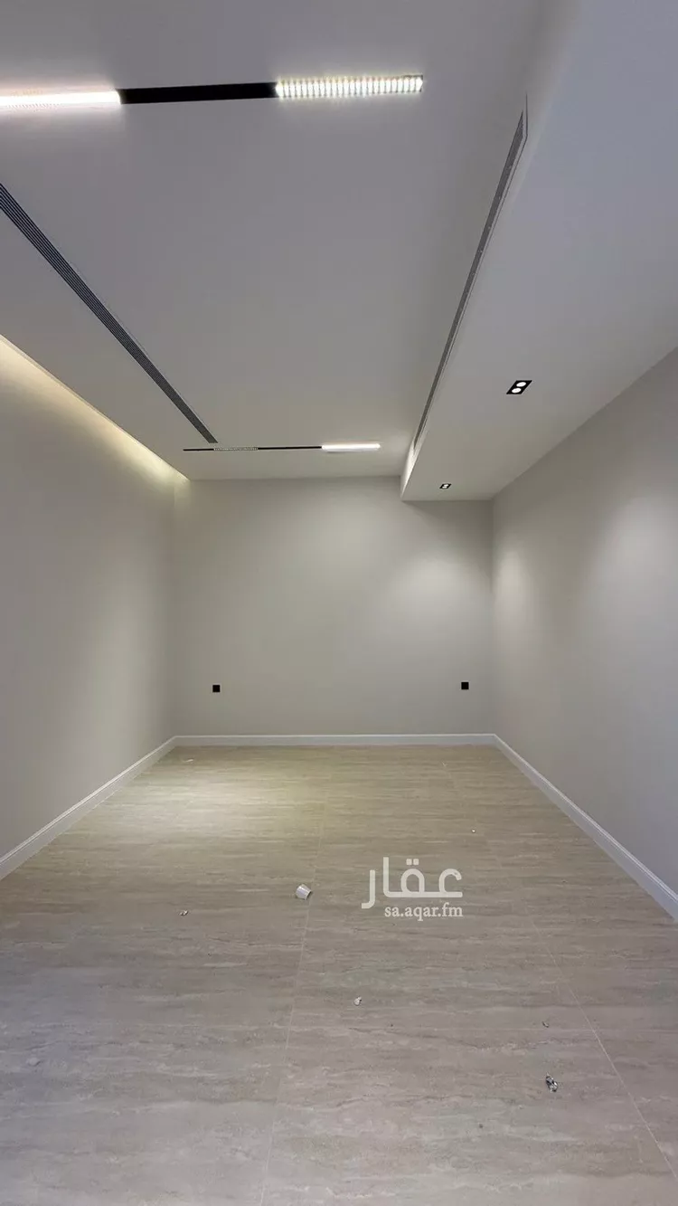 فيلا للبيع في شارع عبداللطيف بن المبارك, حي المهدية, مدينة الرياض, منطقة الرياض صورة 3
