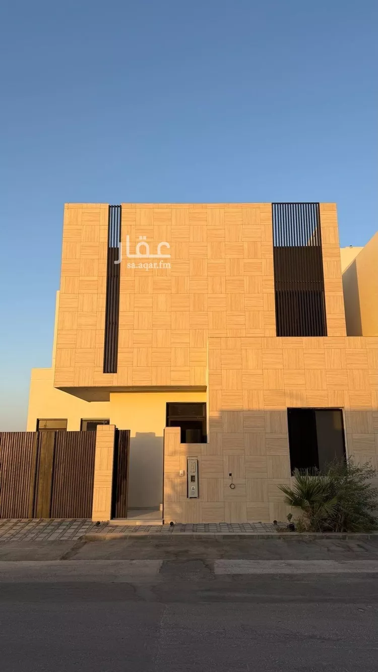 فيلا للبيع في شارع قطب الدين بن السلطان, حي المهدية, مدينة الرياض, منطقة الرياض