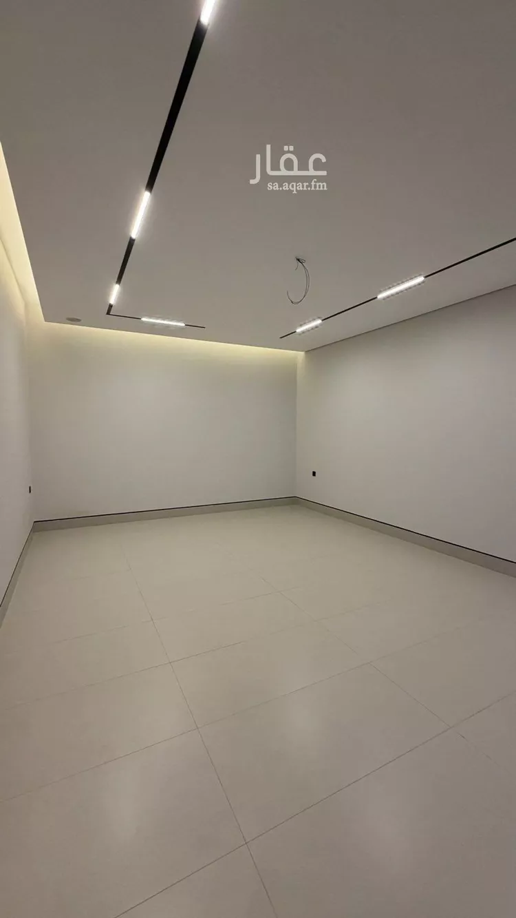 فيلا للبيع في شارع أبي زرعة الهمذاني, حي المهدية, مدينة الرياض, منطقة الرياض 8