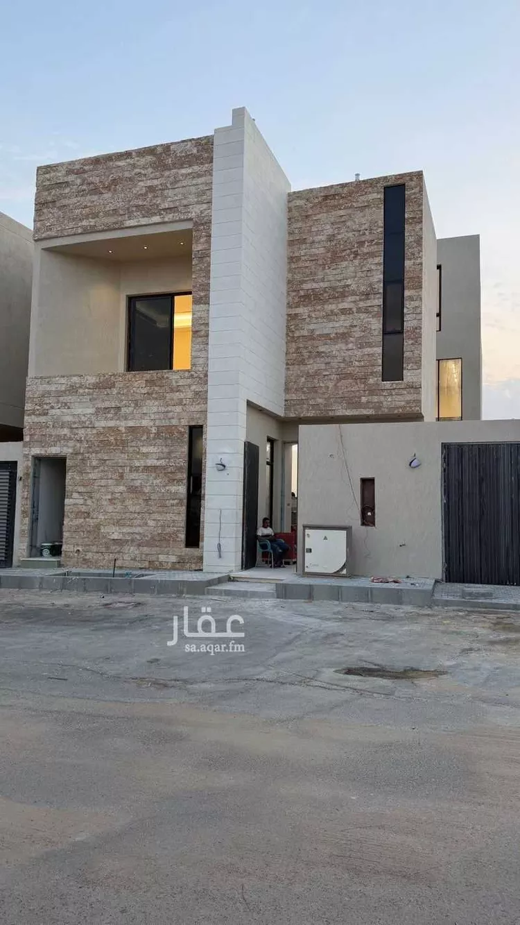 فيلا للبيع في شارع فؤاد محمد عمر توفيق, حي المهدية, مدينة الرياض, منطقة الرياض صورة 4
