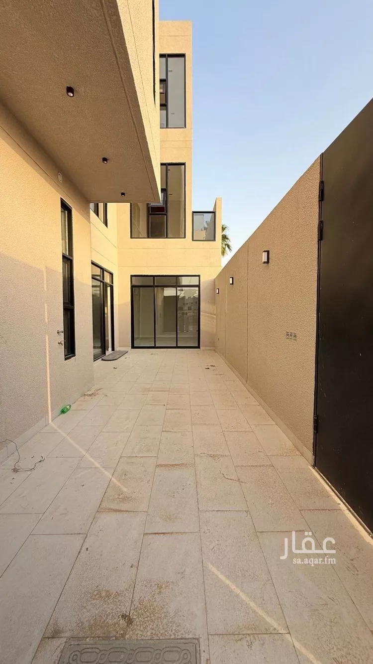 فيلا للبيع في شارع عمر بن عبدالقادر مفتي, حي المهدية, مدينة الرياض, منطقة الرياض صورة 3