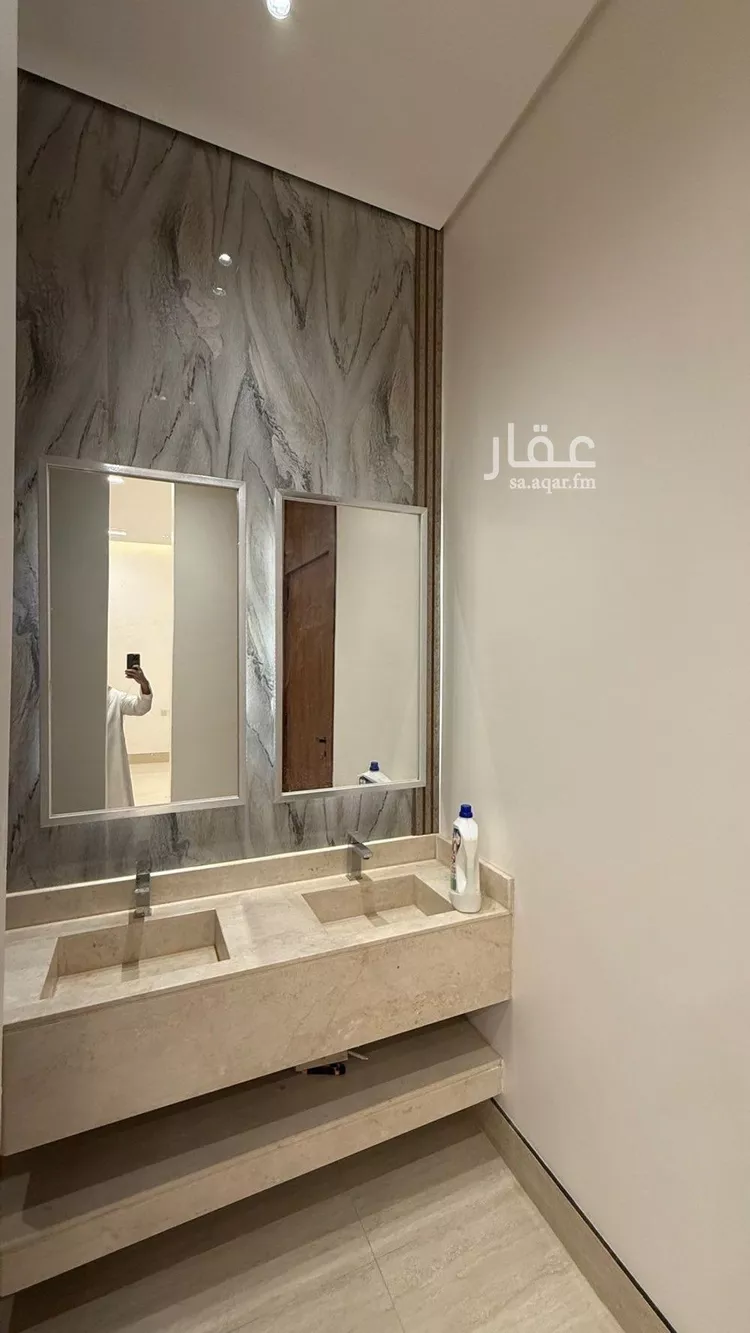 فيلا للبيع في شارع عبداللطيف بن المبارك, حي المهدية, مدينة الرياض, منطقة الرياض صورة 5