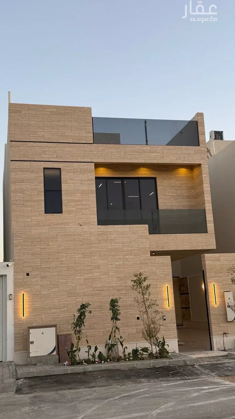 فيلا للبيع في شارع عبداللطيف بن المبارك, حي المهدية, مدينة الرياض, منطقة الرياض صورة 2