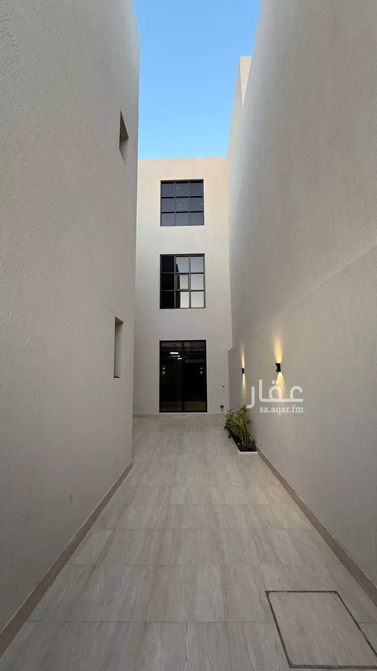 فيلا للبيع في شارع عبداللطيف بن المبارك, حي المهدية, مدينة الرياض, منطقة الرياض صورة 4