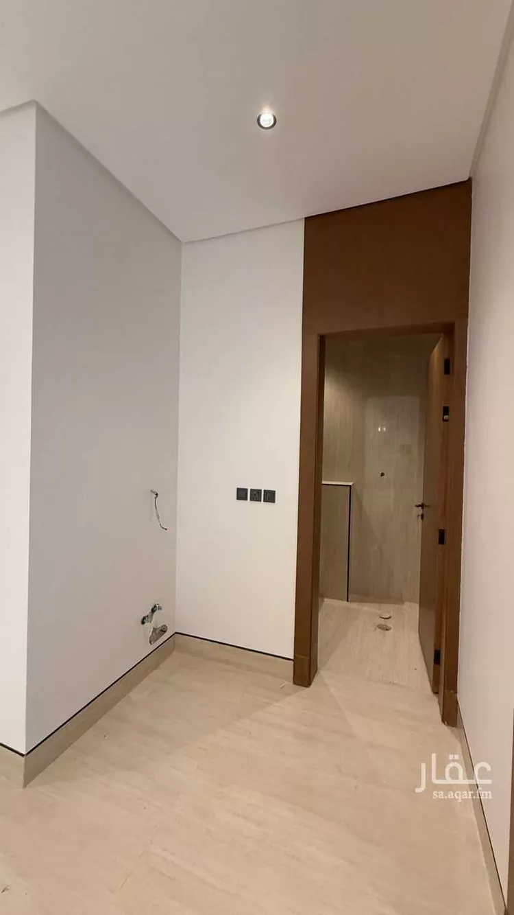فيلا للبيع في شارع أبي نزار الصنعاني اليمني, حي المهدية, مدينة الرياض, منطقة الرياض 11