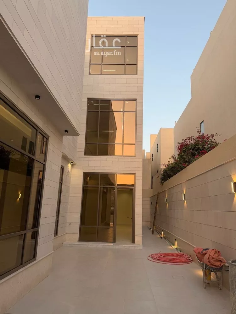 Villa for Sale in Riyadh Al Mahdiyah صورة 4
