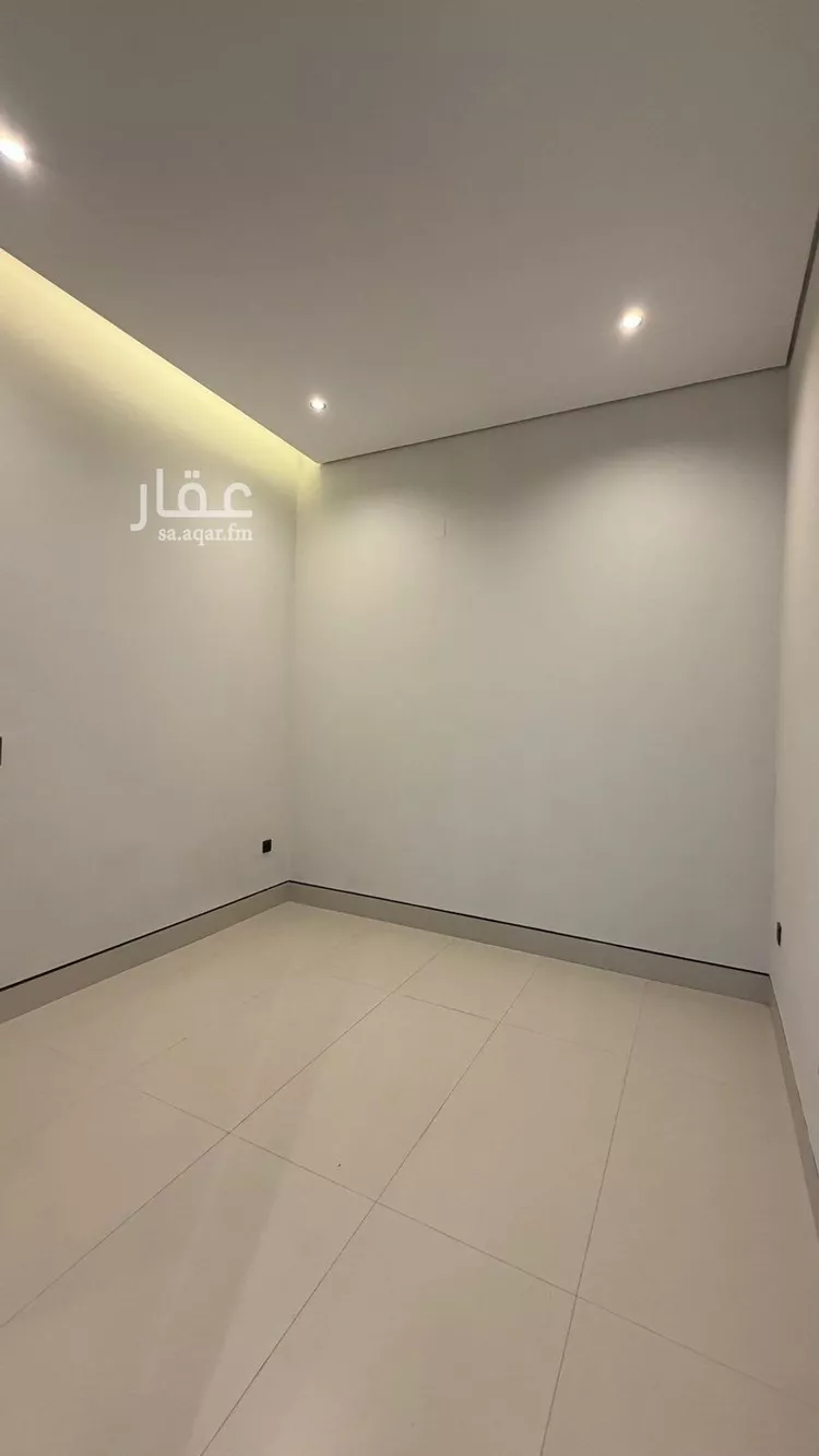 فيلا للبيع في شارع أبي زرعة الهمذاني, حي المهدية, مدينة الرياض, منطقة الرياض 7
