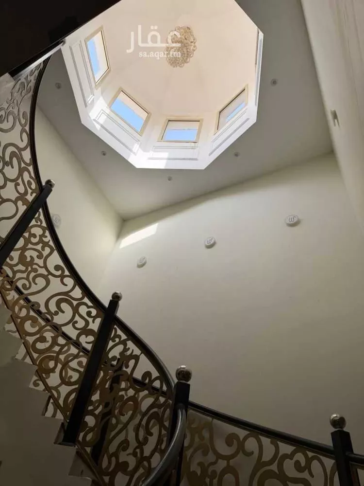 فيلا للإيجار في شارع ابن مجاهد ، حي غرناطه ، المزاحمية ، المزاحمية