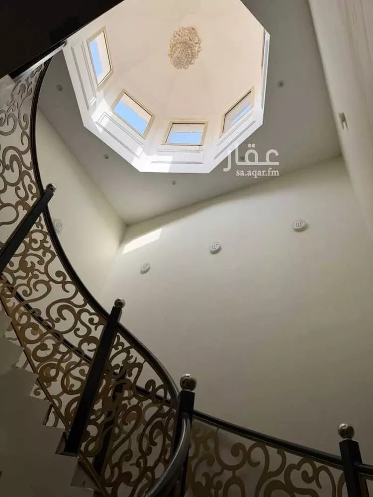 فيلا للإيجار في شارع ابن مجاهد ، حي غرناطه ، المزاحمية ، المزاحمية