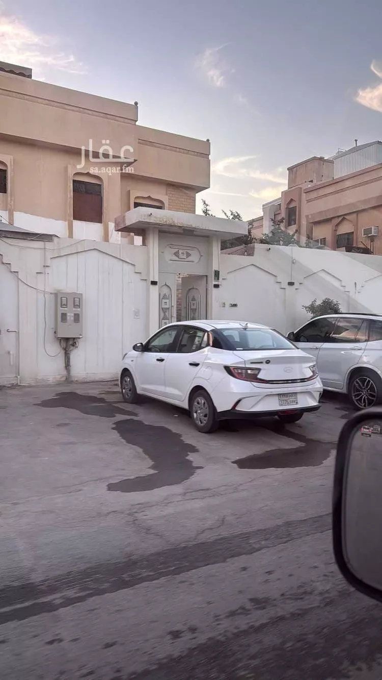 فيلا للبيع في شارع مدحت شيخ الأرض, حي السلام, مدينة الرياض, منطقة الرياض صورة 3