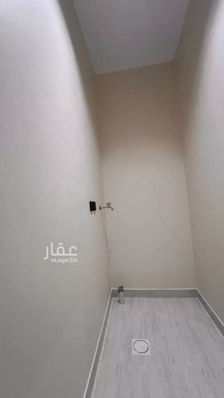 عمارة للبيع في شارع رزين ابن انس السلمي, حي الحيلة الغربي, مدينة محائل, منطقة عسير صورة 3