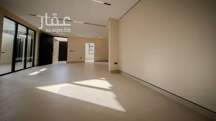 فيلا للبيع في شارع أبي الحسن الأسفرائيني, حي المهدية, مدينة الرياض, منطقة الرياض صورة 4