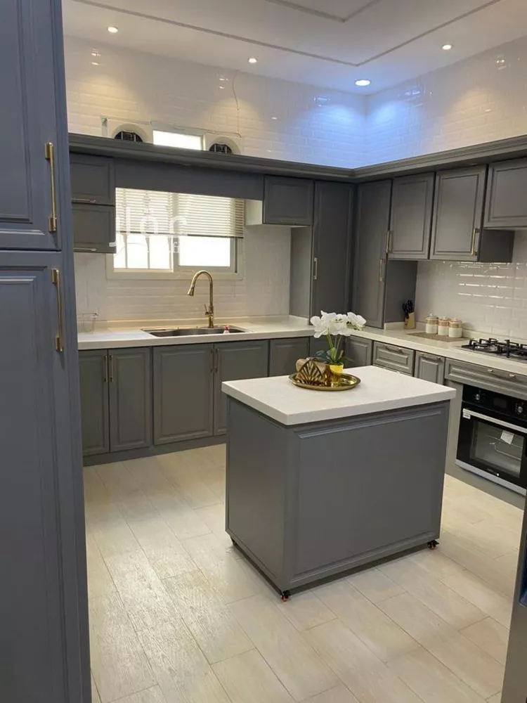 Villa for Sale in Al Muzahimiyah Al Ulaya صورة 4