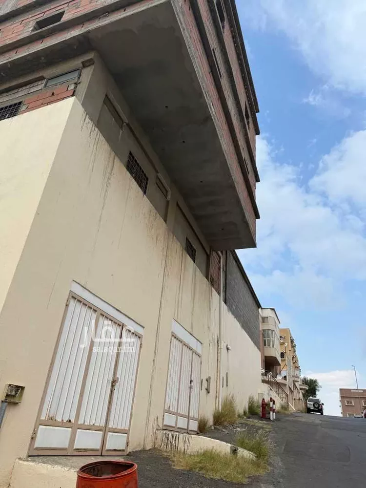 عمارة للبيع في شارع الامير, حي المروج, مدينة أبها, منطقة عسير صورة 3