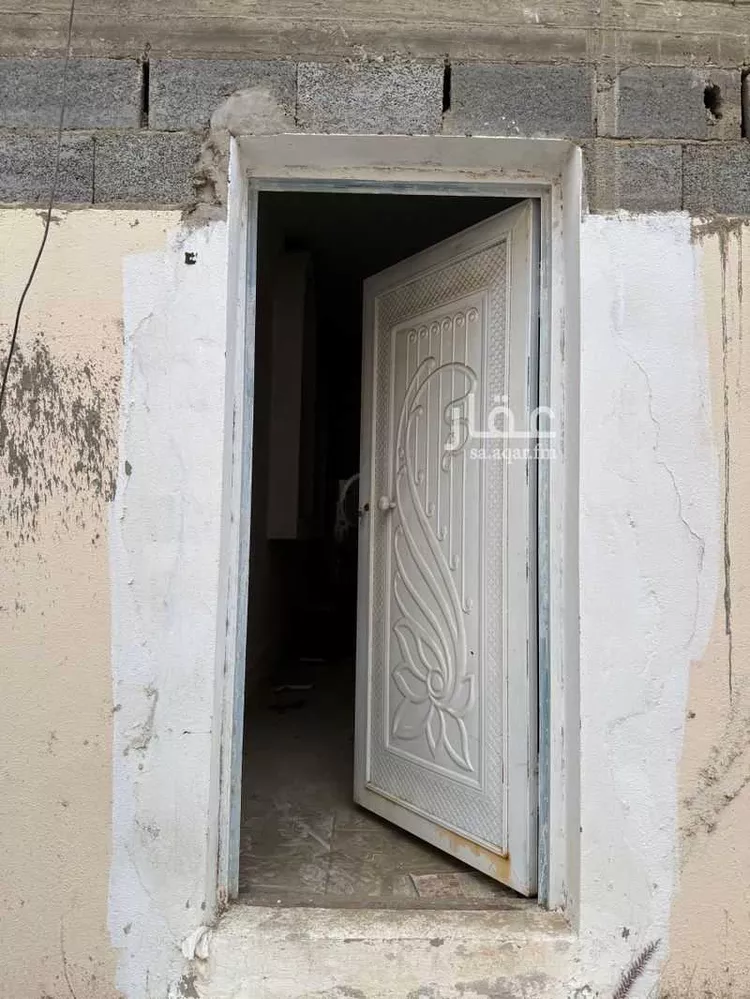 عمارة للبيع في شارع الامير, حي المروج, مدينة أبها, منطقة عسير صورة 2