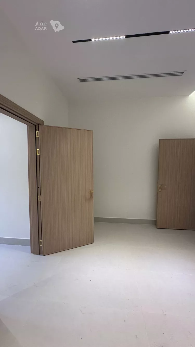 فيلا للبيع في شارع السيل, حي المهدية, مدينة الرياض, منطقة الرياض 9
