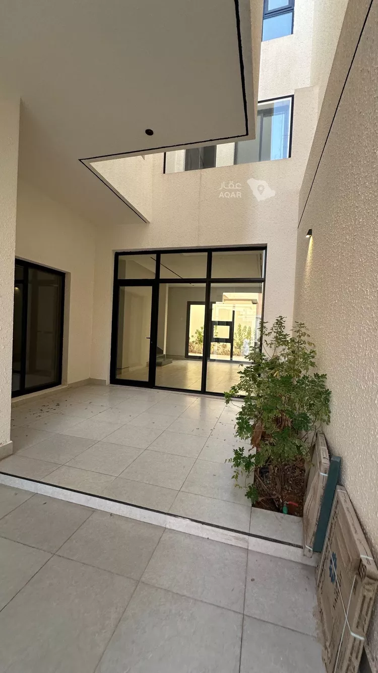 فيلا للبيع في شارع عبدالملك الهاشمي, حي المهدية, مدينة الرياض, منطقة الرياض 5