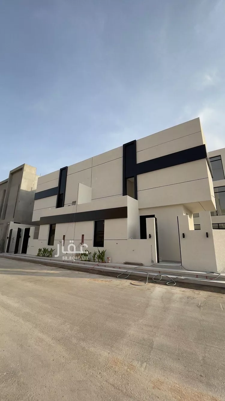 فيلا للبيع في شارع أحمد بن الحسن الأنصاري, حي المهدية, مدينة الرياض, منطقة الرياض صورة 2