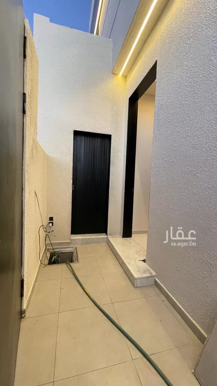 فيلا للبيع في شارع ابن صدقة الغرافي, حي المهدية, مدينة الرياض, منطقة الرياض صورة 3