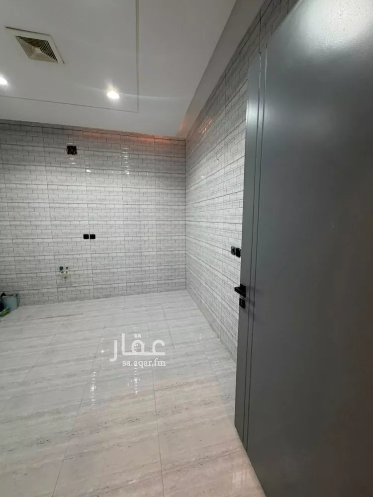 فيلا للإيجار في شارع إبراهيم الخزرجي, حي عكاظ, مدينة الرياض, منطقة الرياض صورة 3