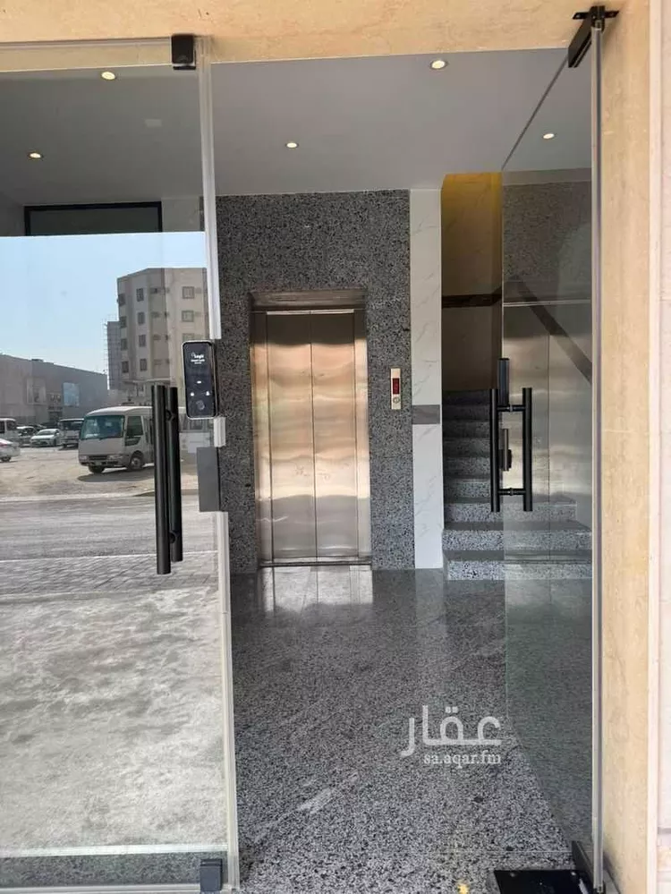 عمارة للبيع في شارع 1 ج, حي المرقاب, مدينة الجبيل, المنطقة الشرقية صورة 2