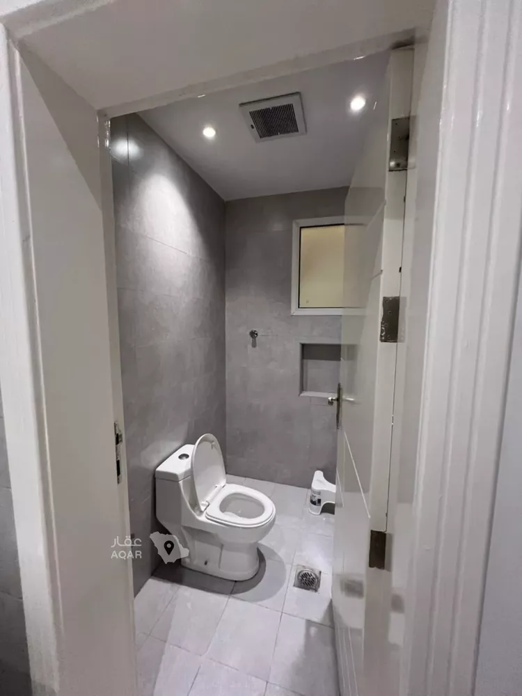 Floor for Rent in Riyadh Al Aqiq 3