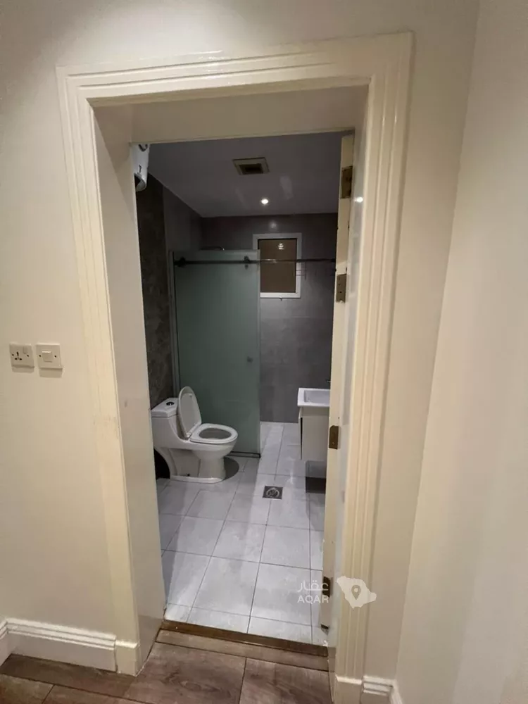 Floor for Rent in Riyadh Al Aqiq 5