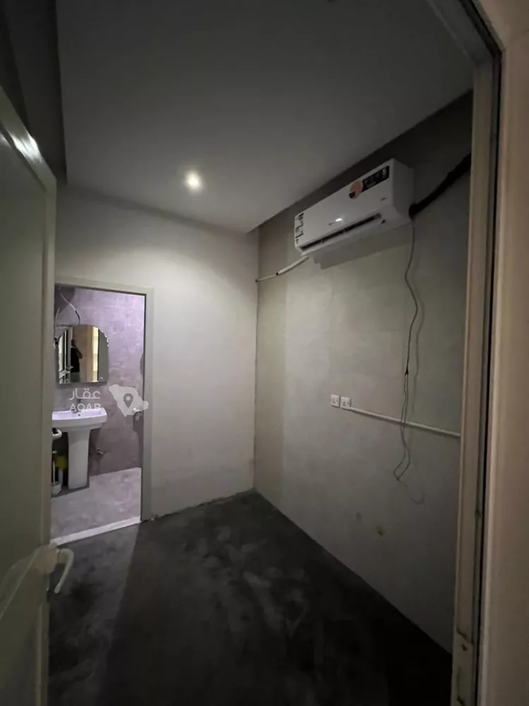 Floor for Rent in Riyadh Al Aqiq 9