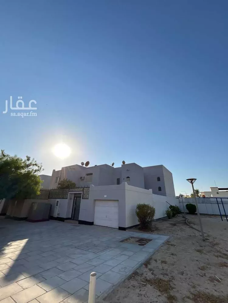 فيلا للبيع في شارع شـارع الفــاروق 13أ, حي الفاروق الجنوبي, مدينة مدينه الجبيل الصناعيه, المنطقة الشرقية 1 صورة