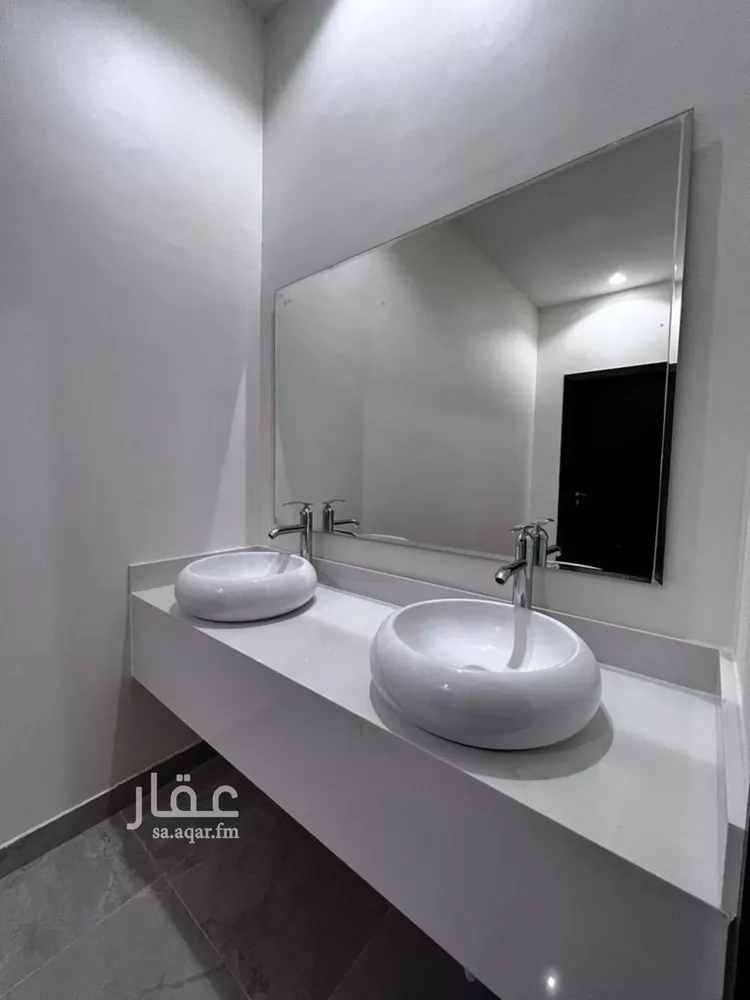 فيلا للبيع في شارع إسماعيل الصقلي, حي الرمال, مدينة الرياض, منطقة الرياض صورة 3