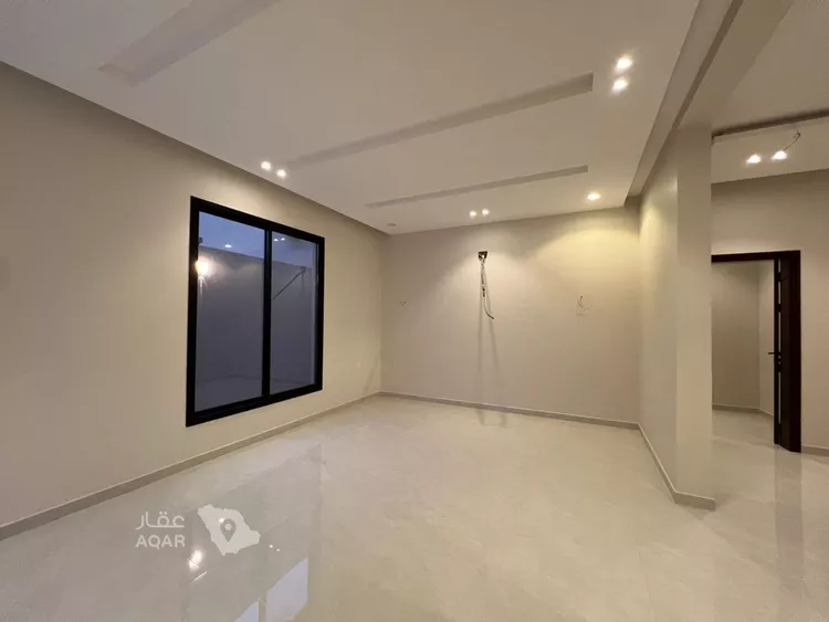 Floor for Sale in Riyadh Al Khaleej