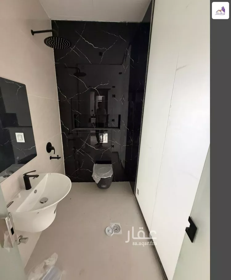 Floor for Sale in Riyadh An Nadhim 16