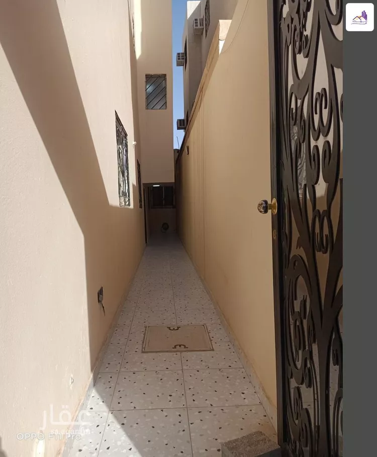 Floor for Sale in Riyadh Ar Rimal 10