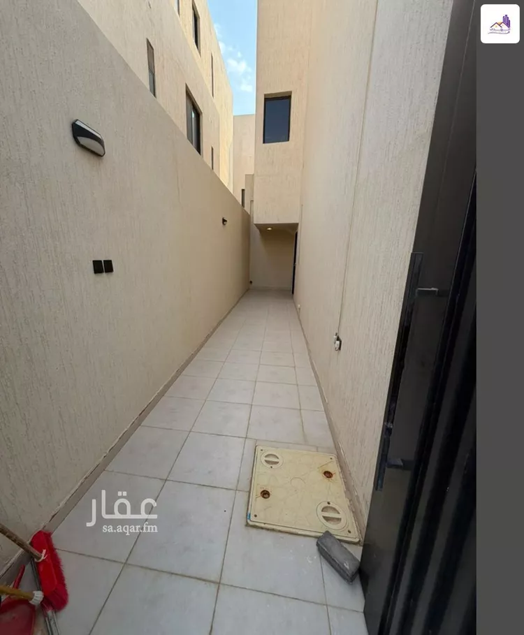فيلا للبيع في شارع الزهور, حي الجنادرية, مدينة الرياض, منطقة الرياض 15