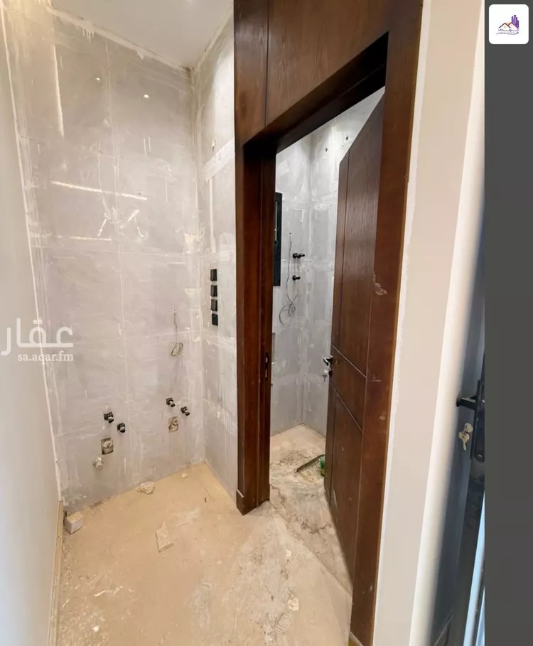 Floor for Sale in Riyadh Al Janadriyah 7
