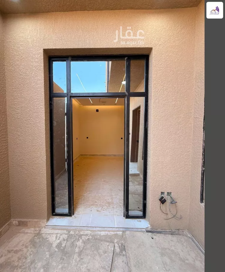 Floor for Sale in Riyadh Al Janadriyah 8