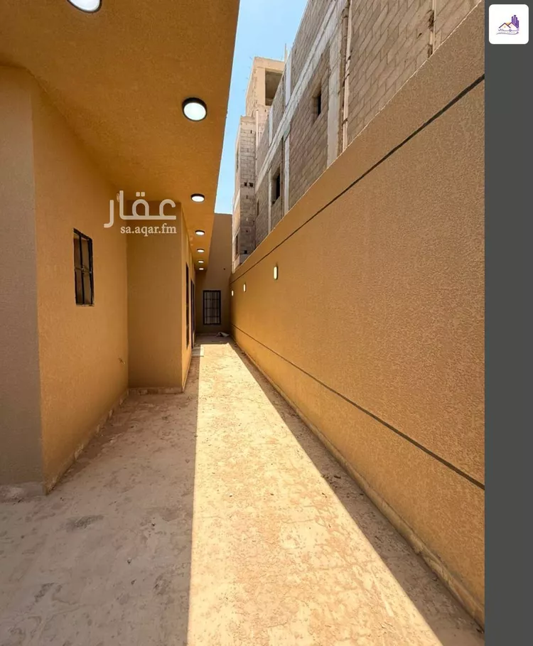 Floor for Sale in Riyadh Al Janadriyah 14