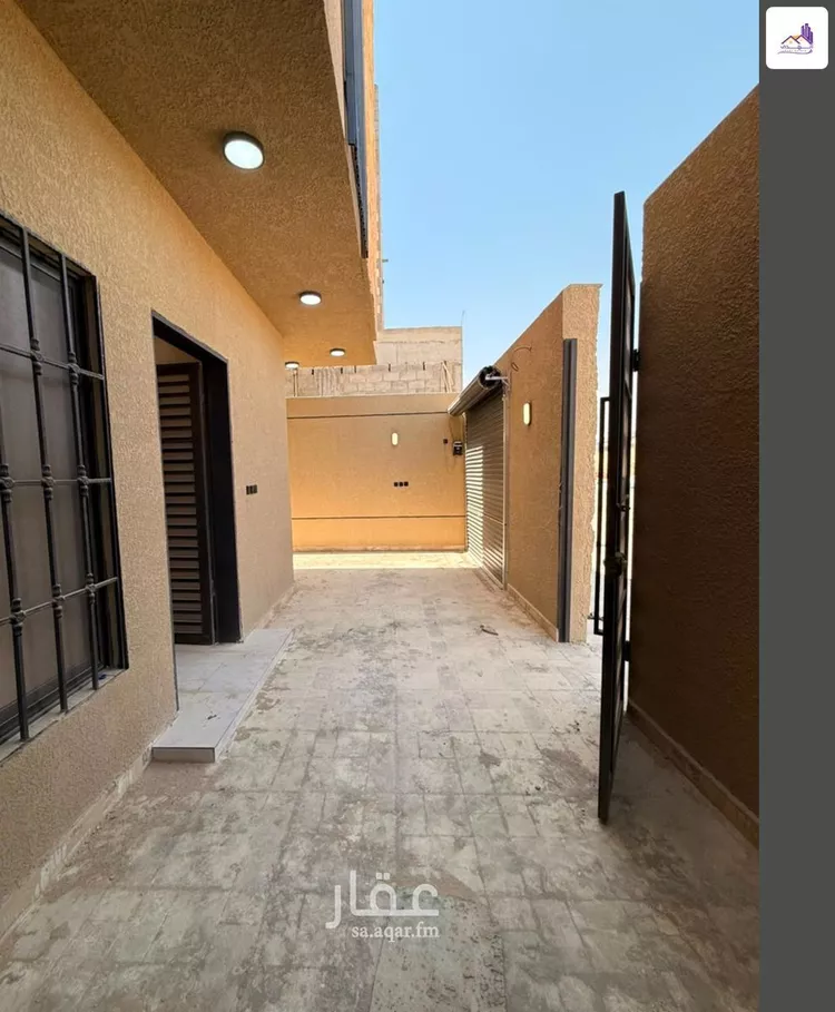 Floor for Sale in Riyadh Al Janadriyah 16