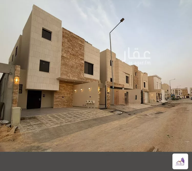 دور للبيع في شارع احمد بن عفيف, حي الجنادرية, مدينة الرياض, منطقة الرياض 14