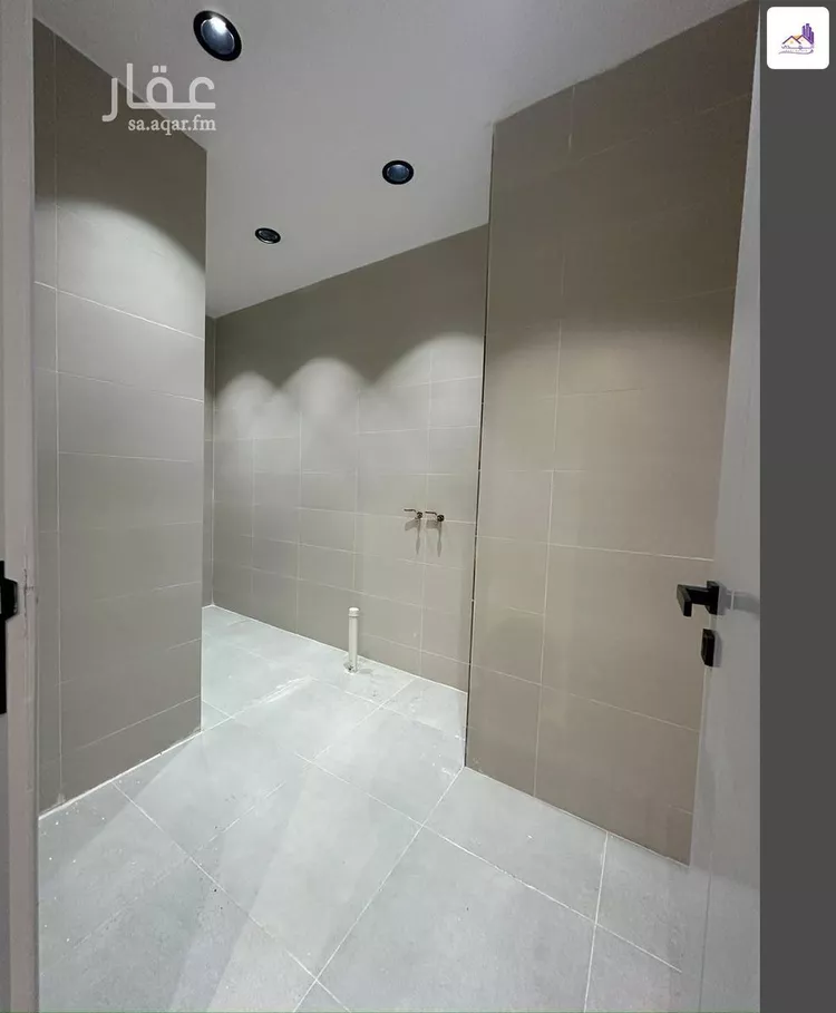Floor for Sale in Abha Guraiger 21