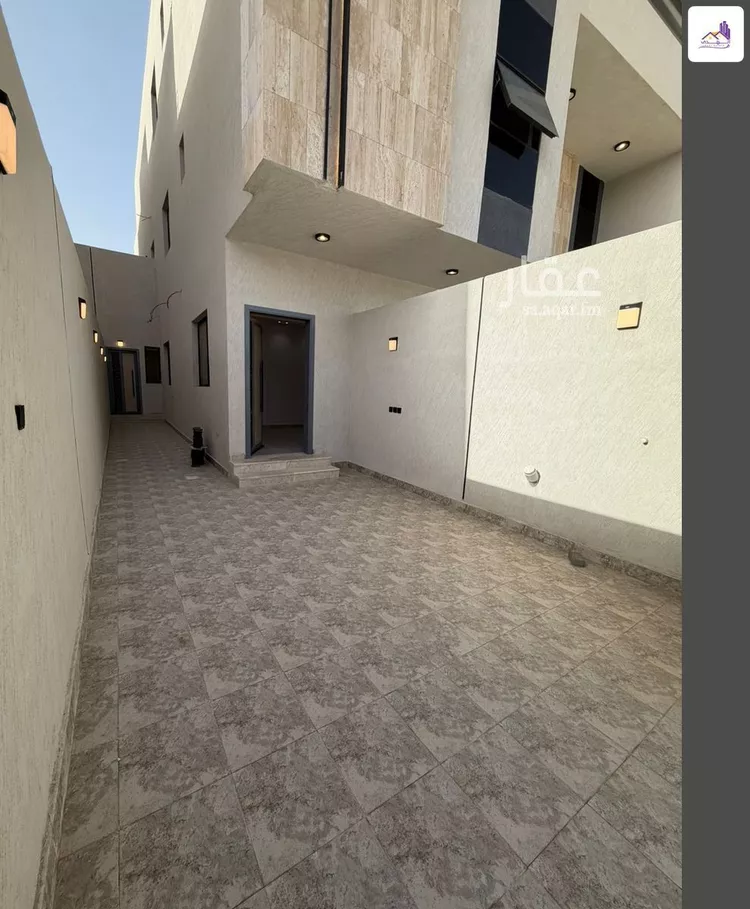 Floor for Sale in Riyadh Tuwaiq 8