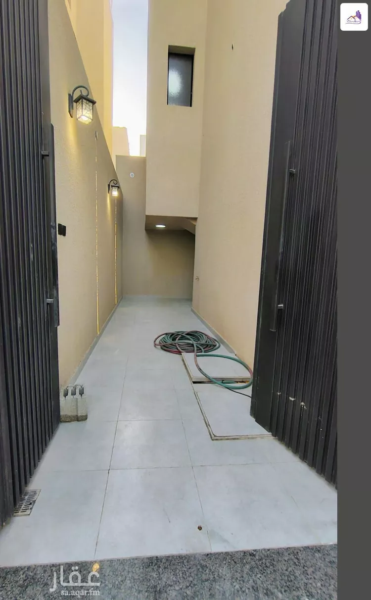 دور للبيع في شارع رقم 44, حي الندوة, مدينة الرياض, منطقة الرياض 9