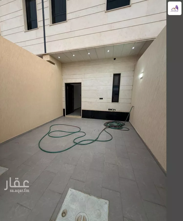 Floor for Sale in Riyadh Al Janadriyah صورة 3