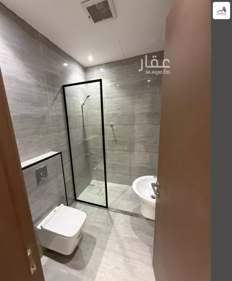 Floor for Sale in Riyadh Ar Rimal 10