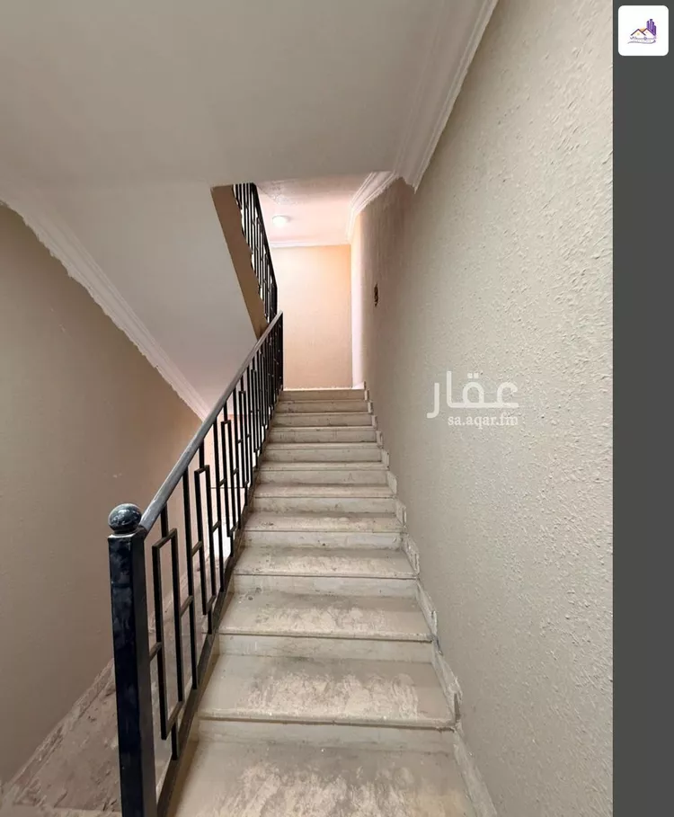 Floor for Sale in Riyadh Al Janadriyah 7