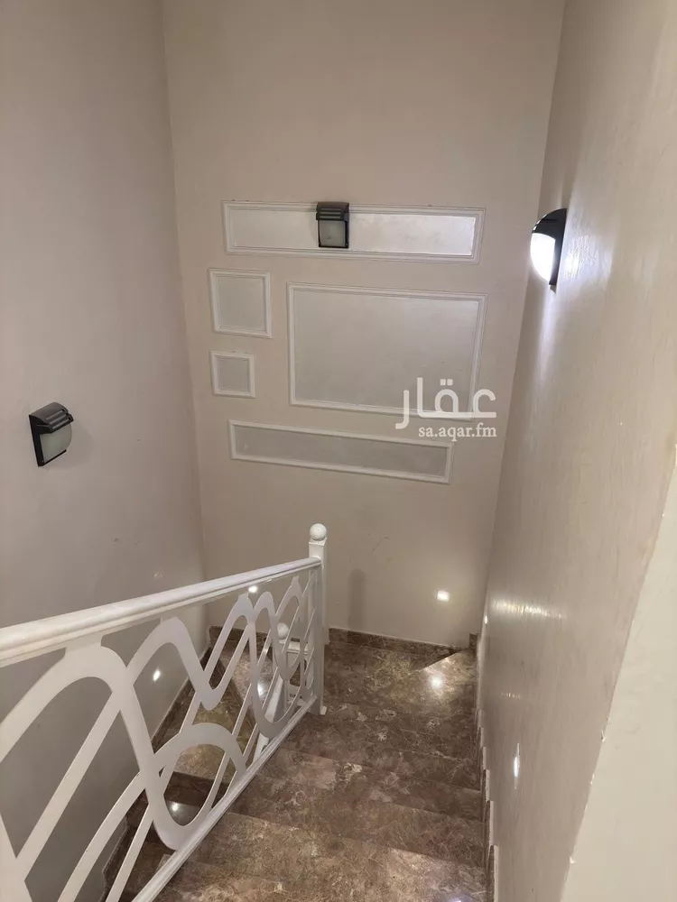 فيلا للبيع في شارع عمرو الحاج, حي الراكة الجنوبية, مدينة الخبر, المنطقة الشرقية صورة 2