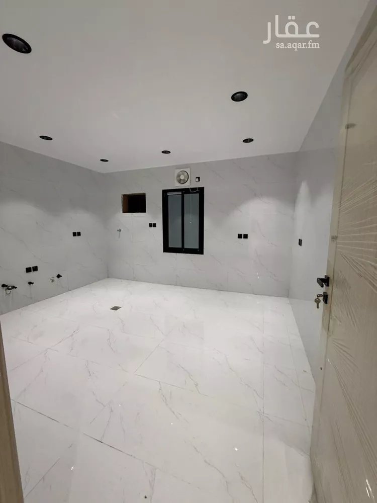 شقة للبيع في شارع طريق الملك فهد, حي الشاطئ, مدينة جازان, منطقة جازان صورة 3