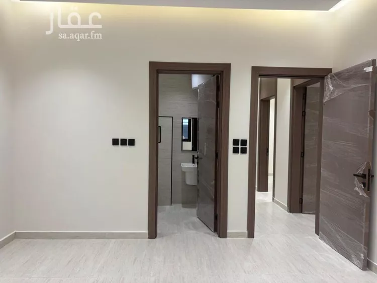 Floor for Sale in Riyadh Al Janadriyah 6