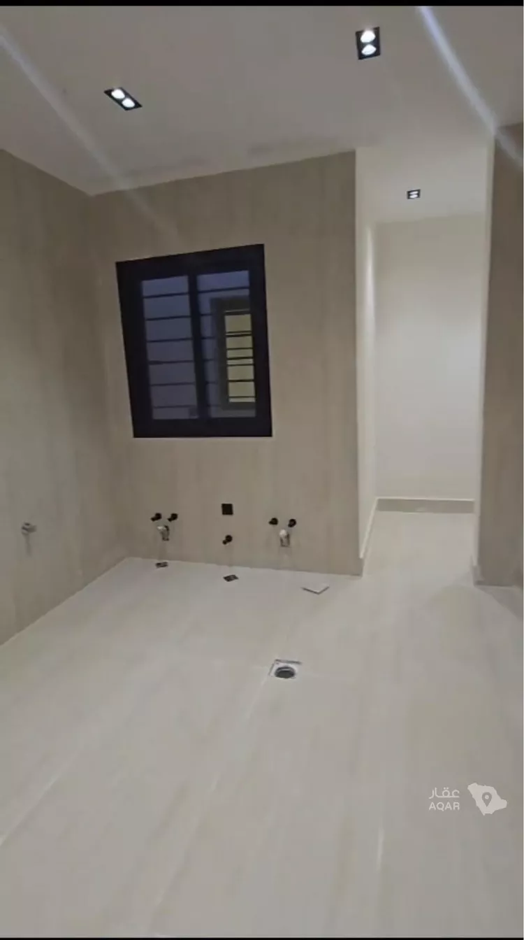 Floor for Sale in Riyadh Al Janadriyah